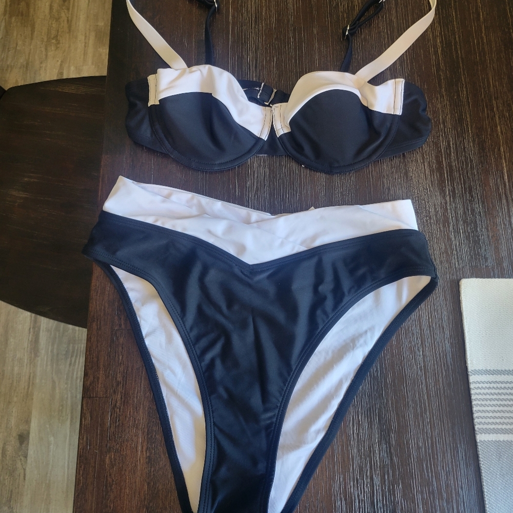 Women's swim suit
